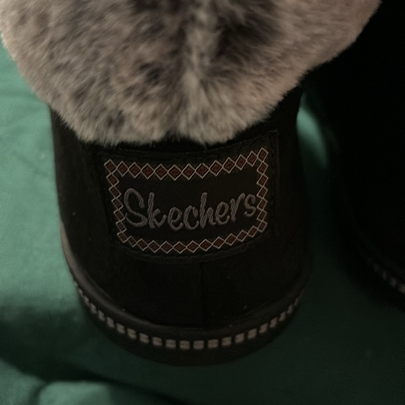 NEW ( no tags) Skechers slipper boots size 8 - Picture 3 of 7